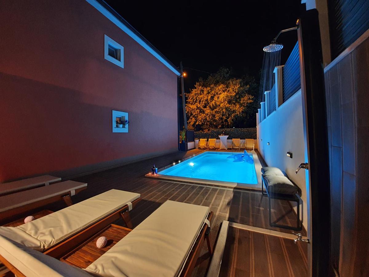 Villa With A Heated Pool Near Split With Magnificent View Solin Dış mekan fotoğraf